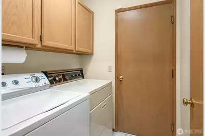 611 S 32nd Street, Renton, WA 98055 - Photo 30