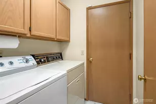 611 S 32nd St, Renton, WA 98055 - Photo 30