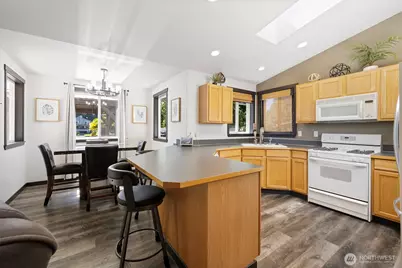 6011 205th Avenue E, Bonney Lake, WA 98391 - Photo 8