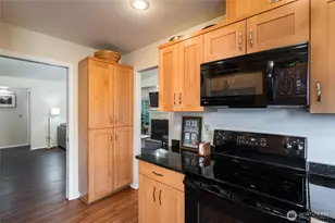 2108 Creekside Cir, Anacortes, WA 98221 - Photo 10