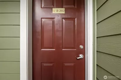 300 N 130th Street #8-202, Seattle, WA 98133 - Photo 2