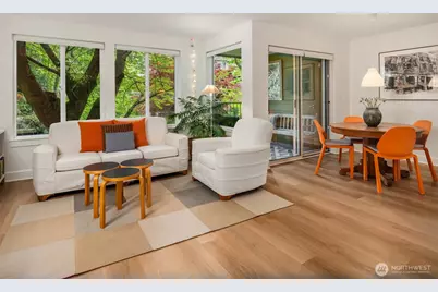 300 N 130th Street #8-202, Seattle, WA 98133 - Photo 4