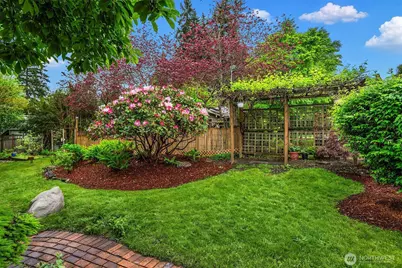 11831 SE 87th Street, Newcastle, WA 98056 - Photo 28