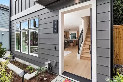 535 N 70th Street, Seattle, WA 98103 - Photo 2