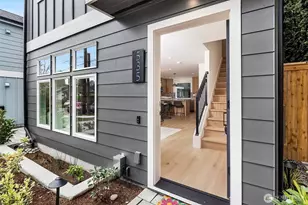 535 N 70th St, Seattle, WA 98103 - Photo 2