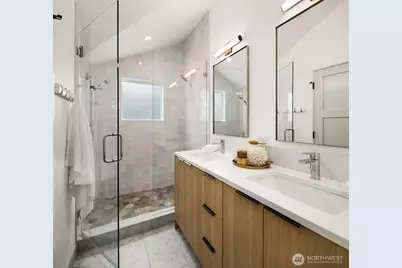 535 N 70th Street, Seattle, WA 98103 - Photo 18