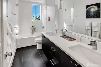 2660 9th Avenue W, Seattle, WA 98119 - Photo 22