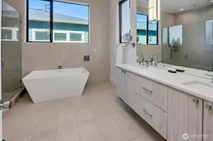 2660 9th Ave W, Seattle, WA 98119 - Photo 16