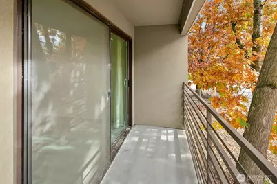 7323 Sandpoint Way NE #103, Seattle, WA 98115 - Photo 18