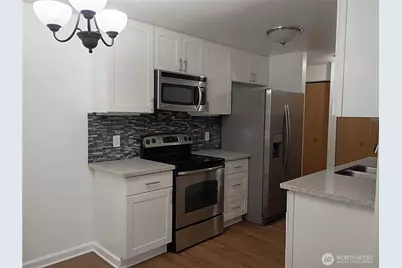 10501 8th Avenue NE #115, Seattle, WA 98125 - Photo 2