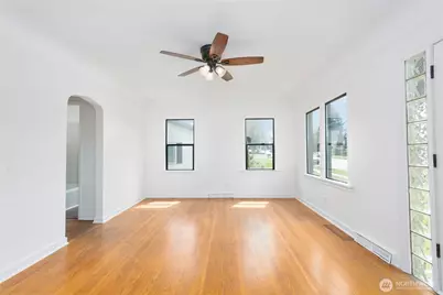 5005 Yakima Avenue, Tacoma, WA 98408 - Photo 6