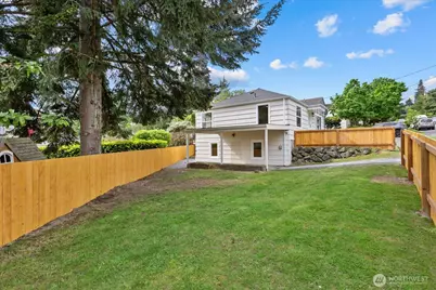 4238 28th Place W, Seattle, WA 98199 - Photo 2