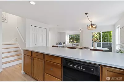 8509 A Interlake Avenue N, Seattle, WA 98103 - Photo 8
