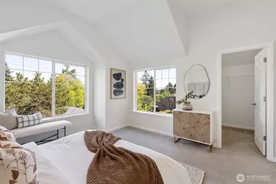 8509 A Interlake Avenue N, Seattle, WA 98103 - Photo 12