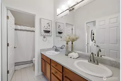 8509 A Interlake Avenue N, Seattle, WA 98103 - Photo 16