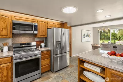 12532 SE 70th Street, Newcastle, WA 98056 - Photo 10