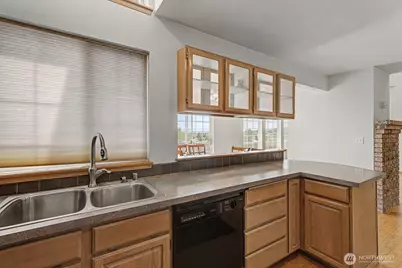 313 Peach Avenue, Sunnyside, WA 98944 - Photo 10