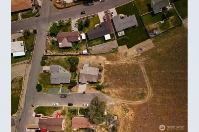 313 Peach Avenue, Sunnyside, WA 98944 - Photo 34