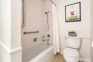 2552 14th Ave W, Seattle, WA 98119 - Photo 18