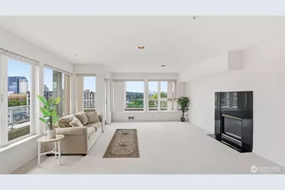 4528 8th Avenue NE #4B, Seattle, WA 98105 - Photo 2