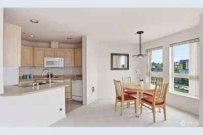 4528 8th Avenue NE #4B, Seattle, WA 98105 - Photo 4