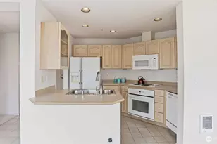 4528 8th Ave NE, Seattle, WA 98105 - Photo 6