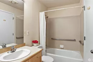 4528 8th Ave NE, Seattle, WA 98105 - Photo 8