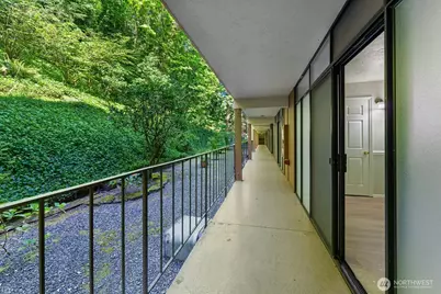 1221 Harbor Avenue SW #105, Seattle, WA 98116 - Photo 6