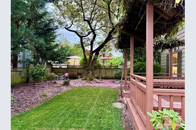 2113 NE 81st Place, Seattle, WA 98115 - Photo 4