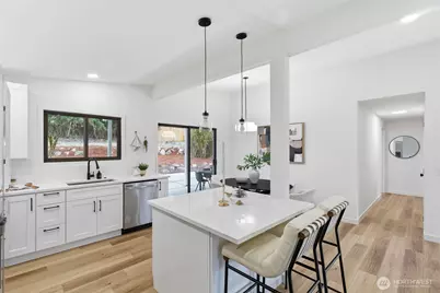 11255 Roseberg Avenue S, Seattle, WA 98168 - Photo 20