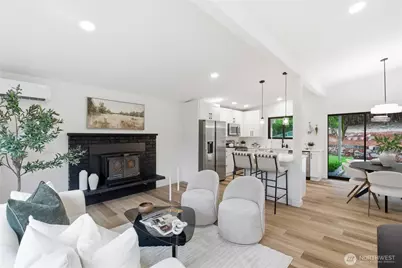 11255 Roseberg Avenue S, Seattle, WA 98168 - Photo 2