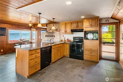 29631 Beach Drive NE, Poulsbo, WA 98370 - Photo 14