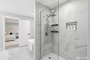 719 Edmonds Way, Edmonds, WA 98020 - Photo 22