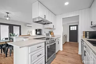 304 Rochester St E, Rainier, WA 98576 - Photo 8