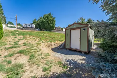 327 Lakeshore Drive, Manson, WA 98831 - Photo 14