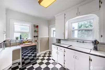 5755 25th Avenue NE, Seattle, WA 98105 - Photo 12