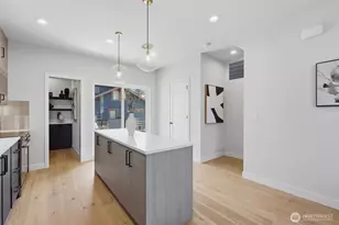 4233 S Bradford St, Seattle, WA 98118 - Photo 12