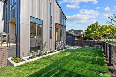 3904 42nd Avenue S, Seattle, WA 98118 - Photo 4