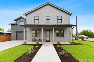 307 S 17th St, Lynden, WA 98264 - Photo 1