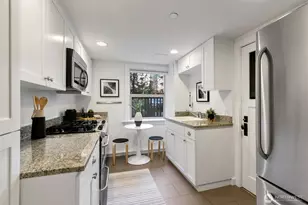 117 John St, Seattle, WA 98109 - Photo 10