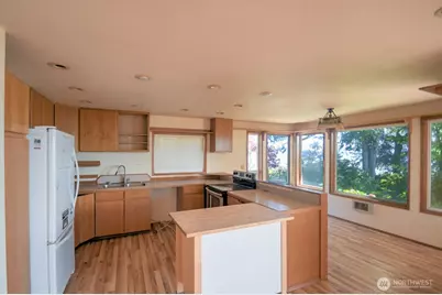 180 Sunrise Avenue SE, Ocean Shores, WA 98569 - Photo 10