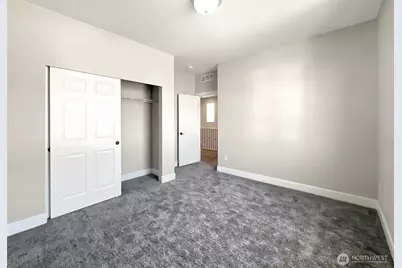14830 Tyee Drive E, Bonney Lake, WA 98391 - Photo 12