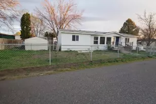 6750 Desert View Dr, West Richland, WA 99353 - Photo 1