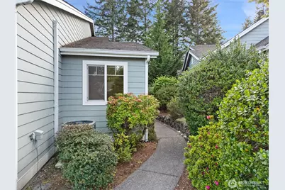 321 E Soderberg Road #D-12, Allyn, WA 98524 - Photo 4