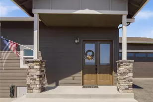 827 Madeleine Ct, East Wenatchee, WA 98802 - Photo 2