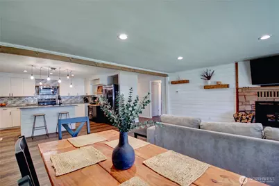348 NE Harvest Drive, Oak Harbor, WA 98277 - Photo 2