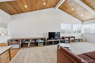 2702 E 16th St, Bremerton, WA 98310 - Photo 14