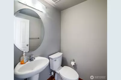 5260 Brooklyn Avenue NE, Seattle, WA 98105 - Photo 12