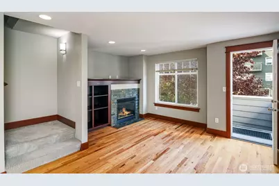 5260 Brooklyn Avenue NE, Seattle, WA 98105 - Photo 10