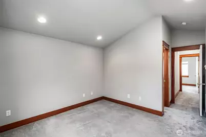 5260 Brooklyn Avenue NE, Seattle, WA 98105 - Photo 14